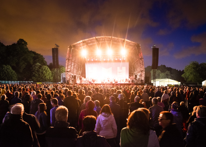 Lightning Seeds performing at LIMF 2014