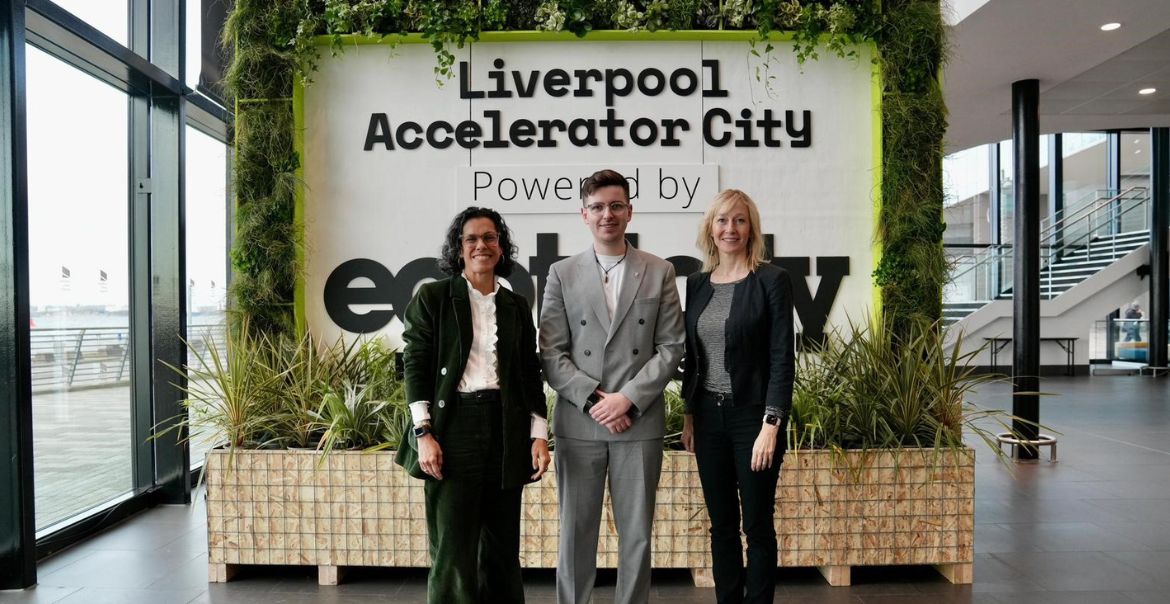 Cllr Harry Doyle with Danni Magalhaes (left) and Karina Larsen from UNFCCC - United Nations Framework convention on climate change